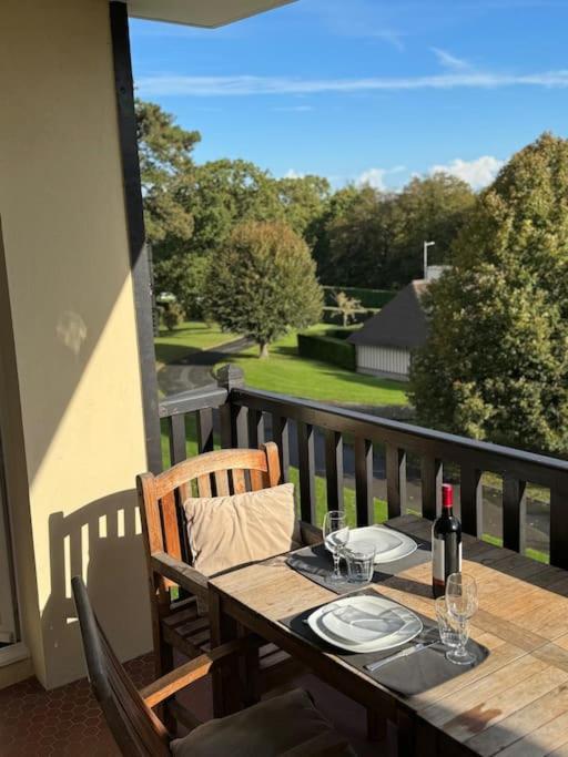 Appartement Calme Proche De La Mer Avec Parking Villers-sur-Mer Luaran gambar