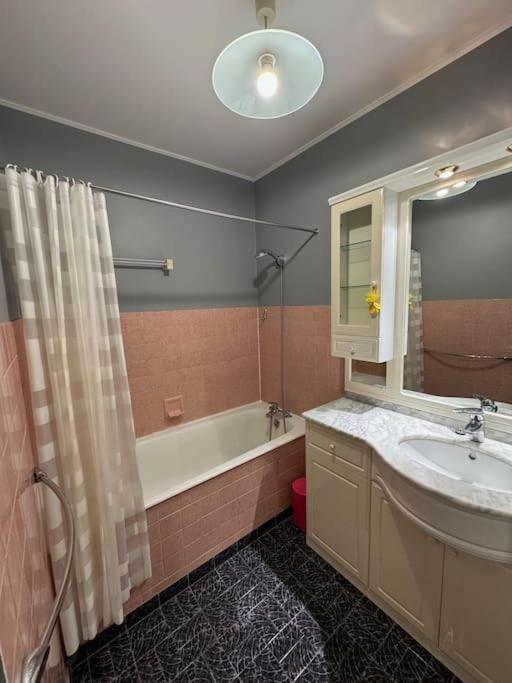 Appartement Calme Proche De La Mer Avec Parking Villers-sur-Mer Luaran gambar